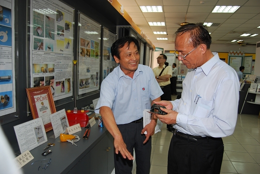 Deputy Minister Lin Tsong-Min visits the National Shiou Shuei Senior Industrial High School