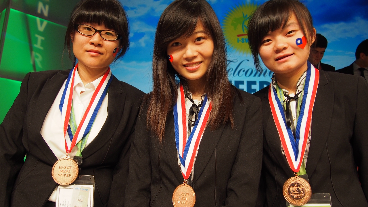 Three Bright High School Students Proudly Bring Home I-SWEEEP Awards