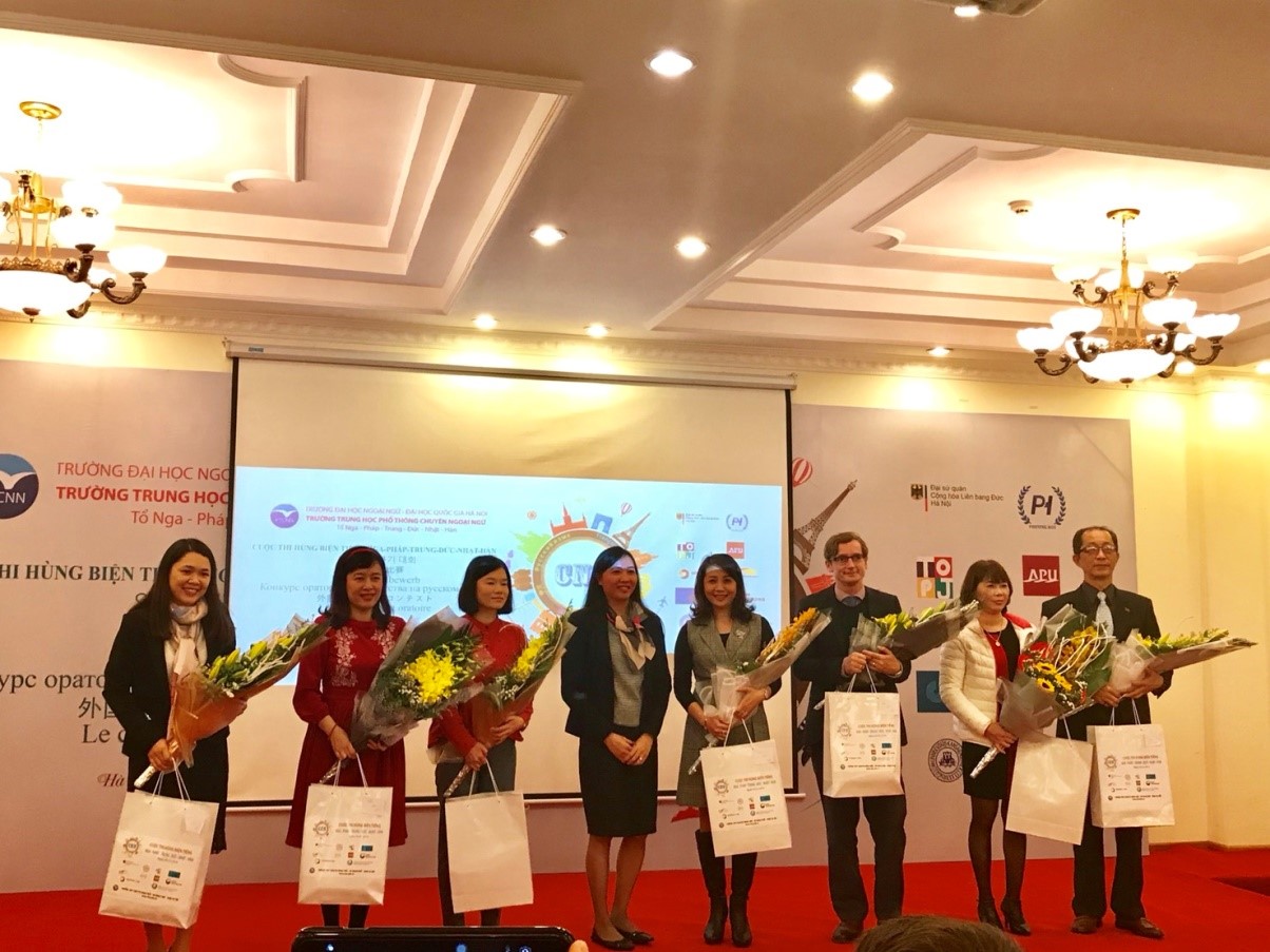Six Foreign Languages Rhetoric Competition held at the Foreign Language Specialized School, Vietnam National University, Hanoi