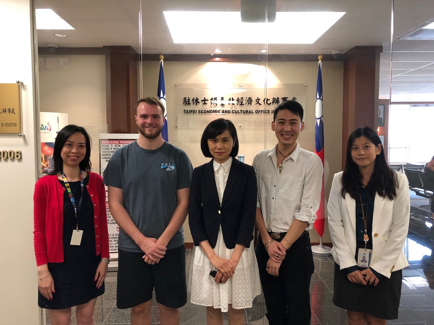 Scholarship recipients meet up before departing for Taiwan