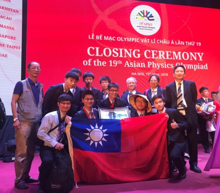 Taiwan wins 4 gold, 1 silver, and 3 bronze medals at the 19th Asian Physics Olympiad in Hanoi