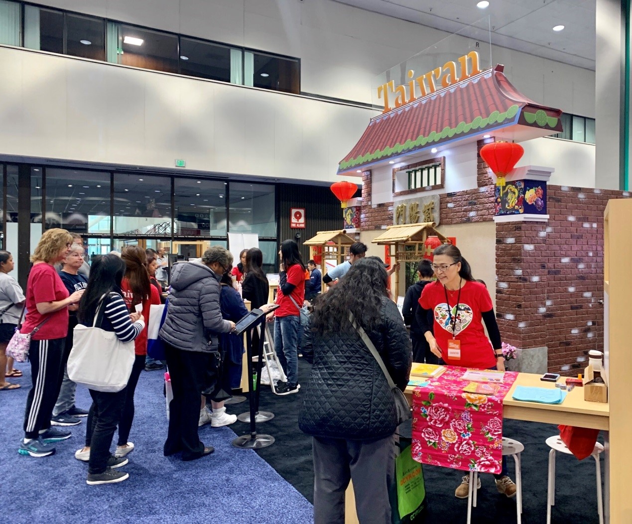 Education Division of TECO in Los Angeles Promotes Chinese Language Learning at a Travel Show