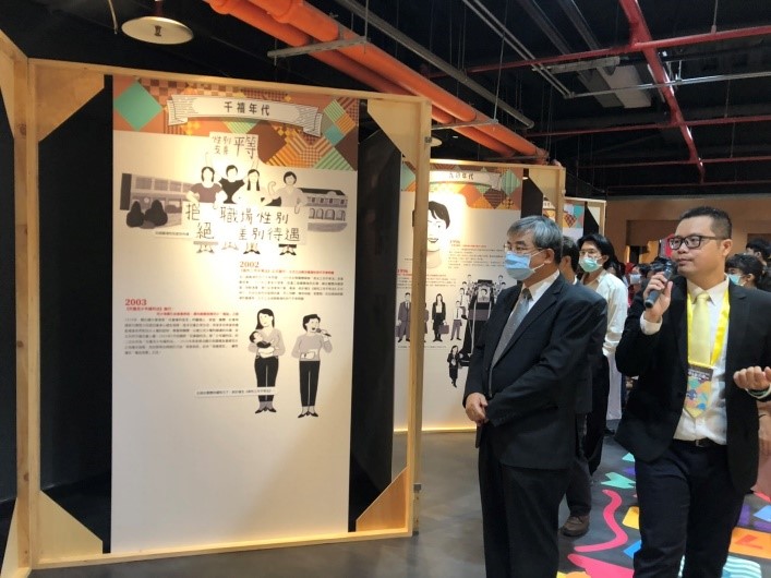 The Political Deputy Minister, MOE, Ching-Hwa Tsai, visited Taiwan Girls Day- ’16-Year-old Taiwanese Girls’ Special Exhibition
