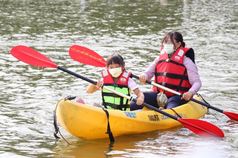 Kayaking experience and activity for students in 2021