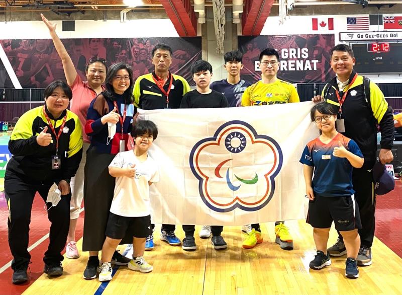 Taiwan Para-Badminton Team and personnel from the Education Division of TECO Canada, Ottawa