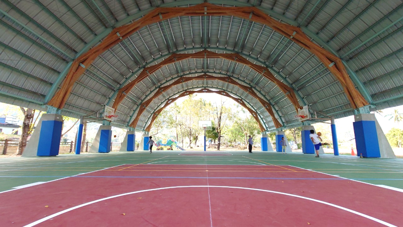 The semi-outdoor court at Fu-an Elementary School in Kaohsiung has a green building wooden structure and merges into the overall campus design 2