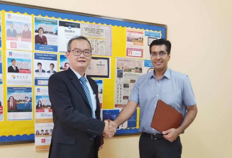 Peters Li Ying Chen, Director of the Education Division at the representative office in India, and Saurabh Modi, Chairman of the Neerja Modi Group of Schools